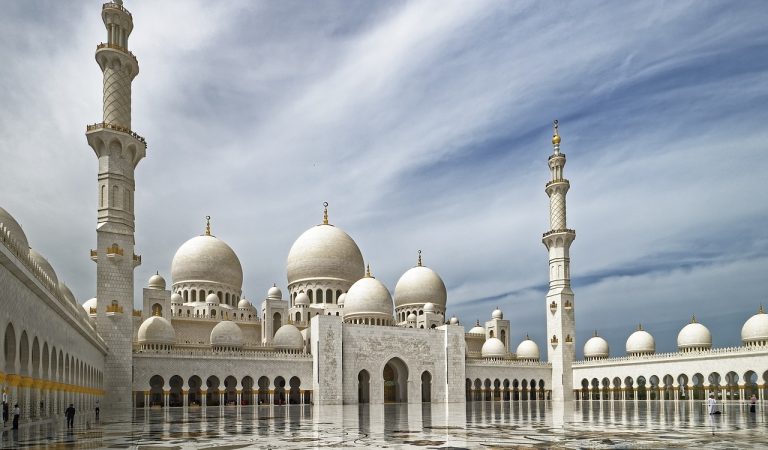 Sheikh Zayed Grand Mosque Has Started Welcoming Visitors