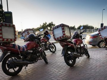 Deliverymen in Abu Dhabi