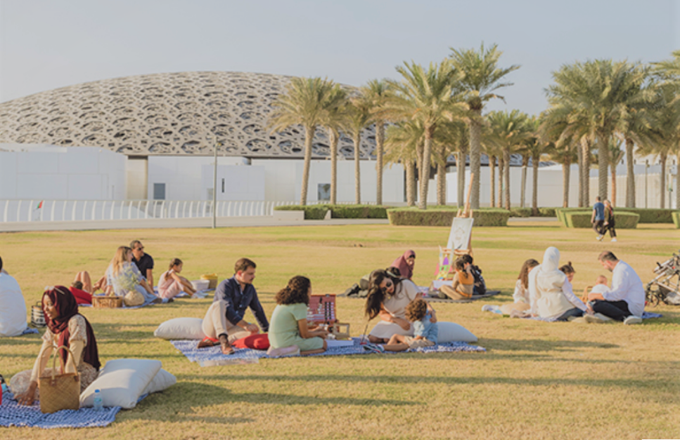Are you ready to enjoy the very first picnic in the park at Louvre Abu