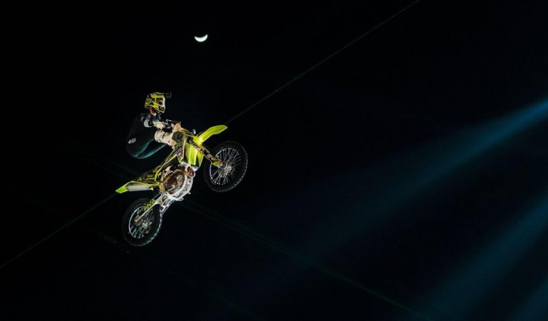 Mind blowing motorcycle shows at The Sheikh Zayed Festival