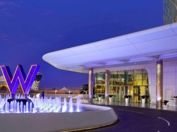 Switch off the lights and tune into a soul-soothing live performance by Abri to celebrate Earth Hour on March 26th at Living Room Live, W Abu Dhabi – Yas Island.