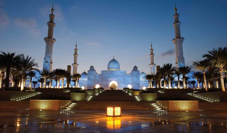 Sheikh Zayed Grand Mosque Center rated as “World’s top attractions”