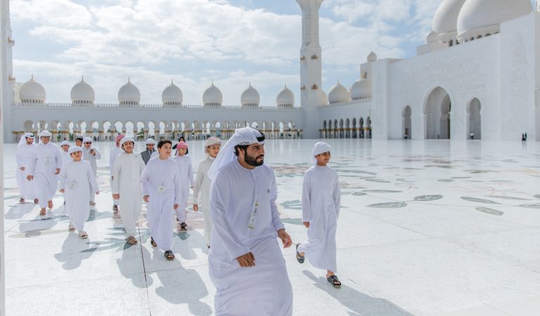 Become a Cultural Tour Guide at Sheikh Zayed Grand Mosque