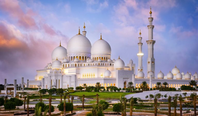Sheikh Zayed Grand Mosque Now Open 24/7 with Night Tours!