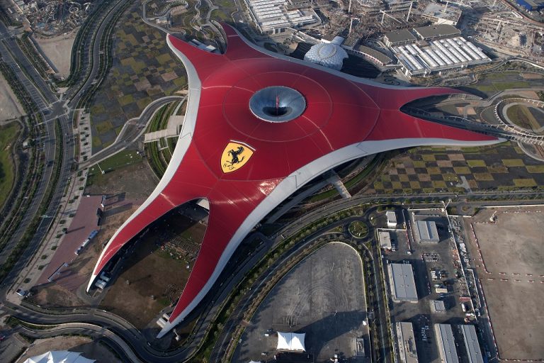 Ferrari World Abu Dhabi Fanzone 2025 – F1 Action, Esports & Race-Week Entertainment