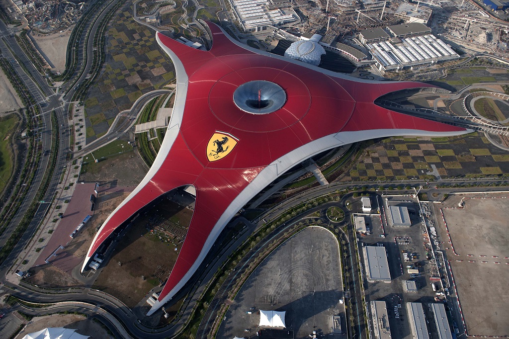Ferrari World Abu Dhabi Fanzone 2025 – F1 Action, Esports & Race-Week Entertainment